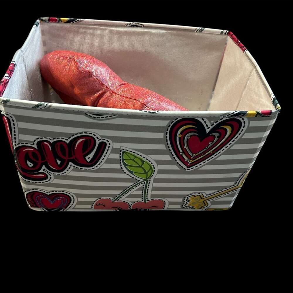 PB&J LOVE Basket and Lips Pillow Set EUC - Picture 3 of 5